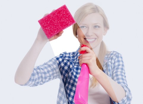 Local cleaning team handling a flat move in clean in Wandsworth