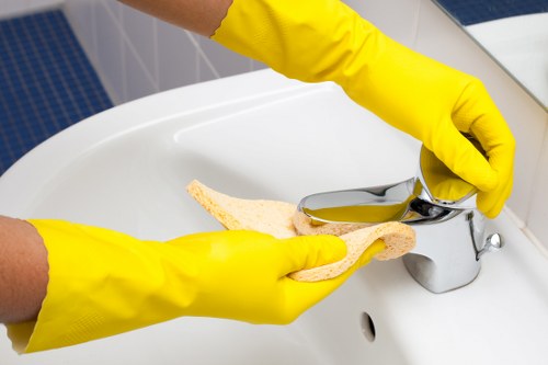 Kitchen and bathroom end of tenancy cleaning in Wandsworth